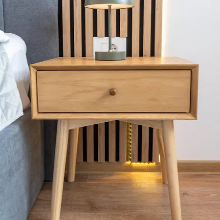 Mohost Dany - Cozy High-rise Getaway With Balcony