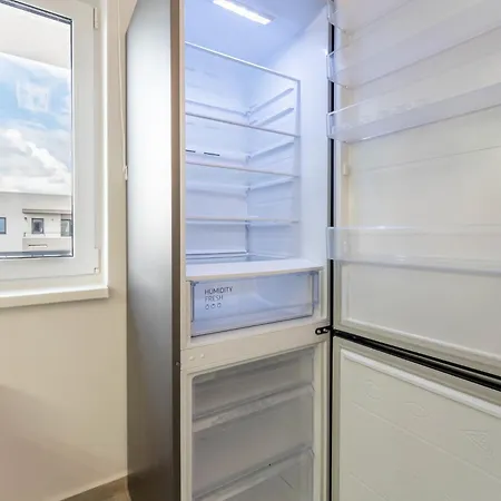 Apartment Mohost Dany - Cozy High-rise Getaway With Balcony Brasov
