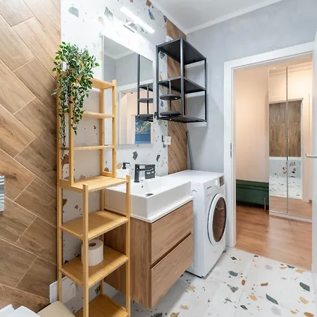 Apartment Mohost Dany - Cozy High-rise Getaway With Balcony *