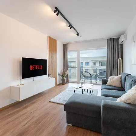 Mohost Dany - Cozy High-rise Getaway With Balcony Apartment Brasov