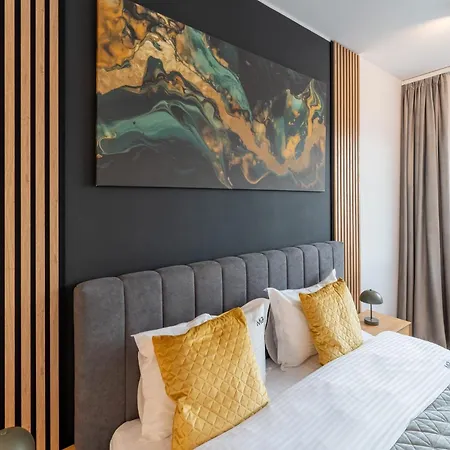 Mohost Dany - Cozy High-rise Getaway With Balcony *