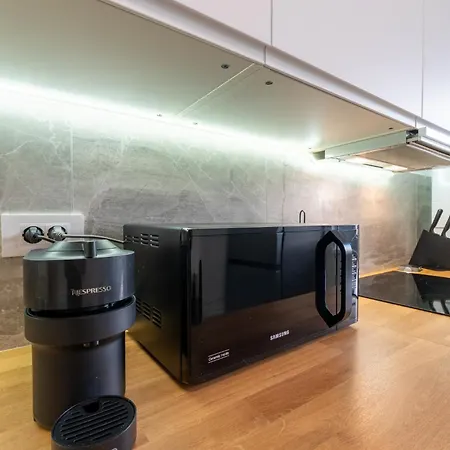 Apartment Mohost Dany - Cozy High-rise Getaway With Balcony *