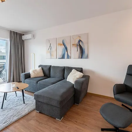 Apartment Mohost Dany - Cozy High-rise Getaway With Balcony